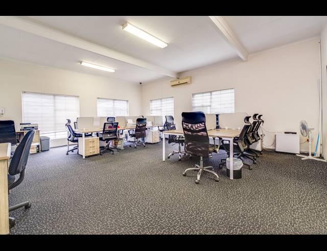 BEDROOM FREEHOLD FOR SALE IN BRYANSTON